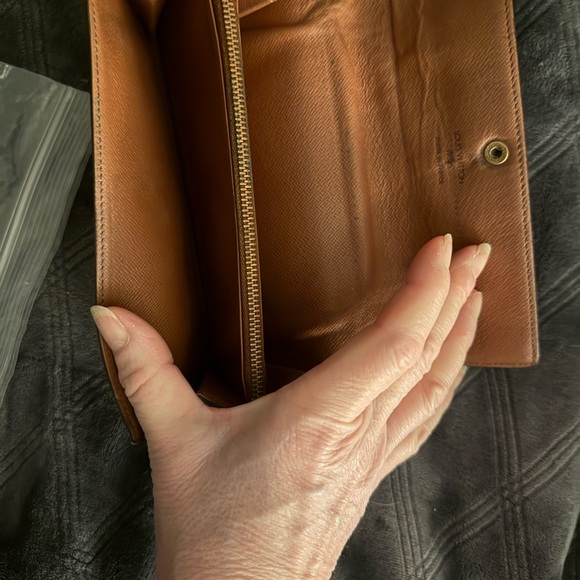 Louis Vuitton Sarah Wallet - Picture 3 of 6